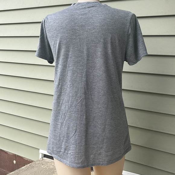 Like new Friends graphic T-shirt - Picture 6 of 9